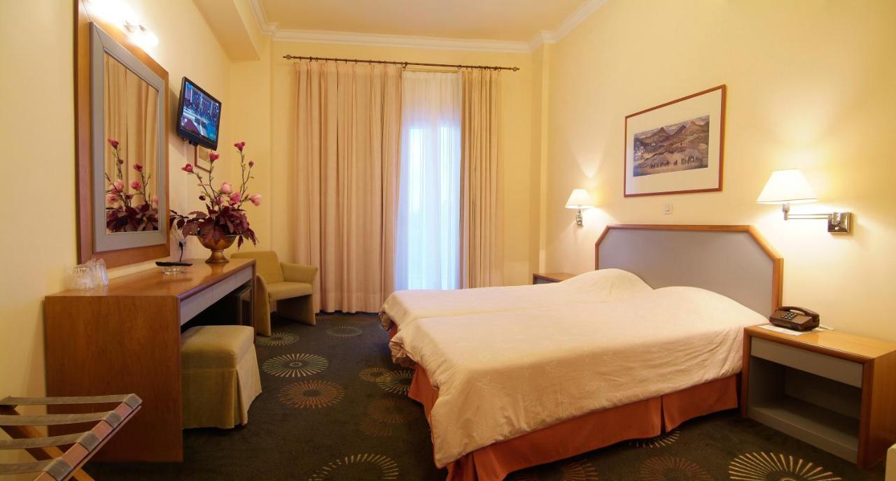 Hotel Kalafati Itea Bilik gambar
