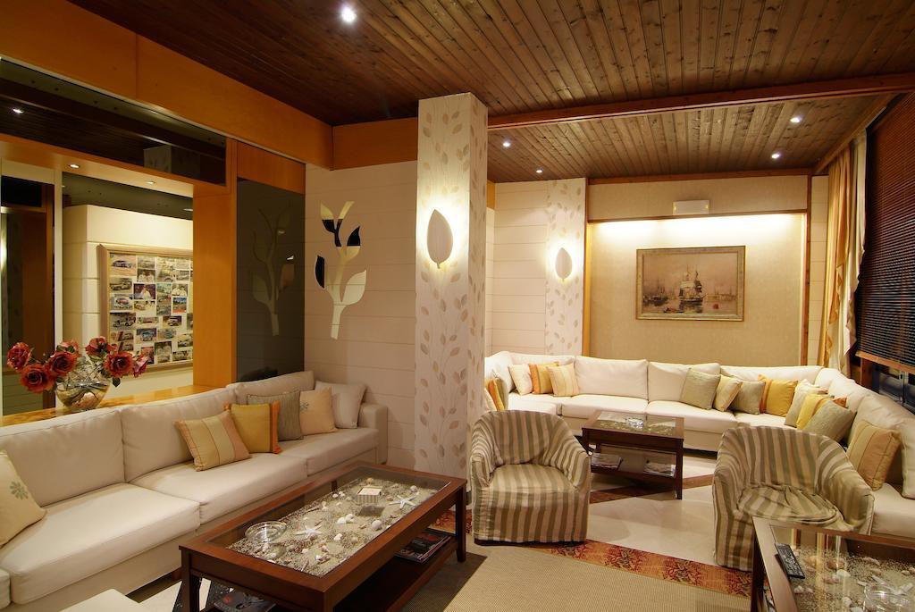 Hotel Kalafati Itea Luaran gambar