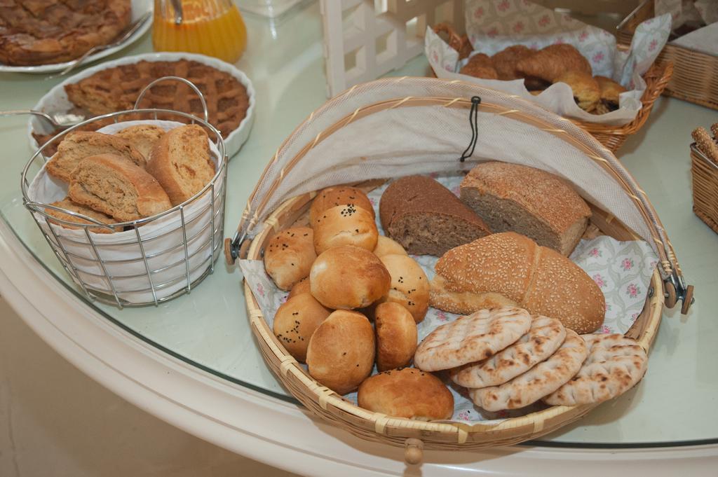 Hotel Kalafati Itea Luaran gambar